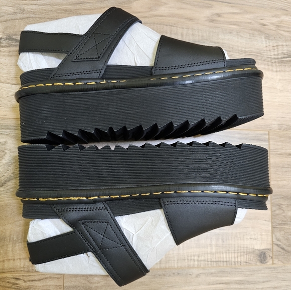 Dr. Martens VOSS WOMEN'S LEATHER STRAP PLATFORM SANDALS, size US 9 - Picture 7 of 12